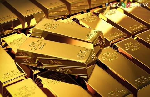 Цена на золото на азиатской бирже падает
