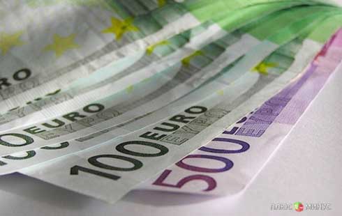 Евро атакует отметку 1.3 долларов